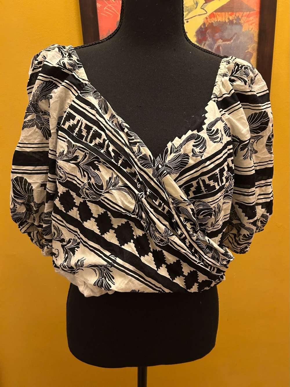 Express Linen Black Cream Shells Scrolls Puff Sleeve Crossover Crop Top Size XL